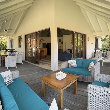 Vrijstaande Bb Beach Villa Azure Blue Bay エクステリア 写真